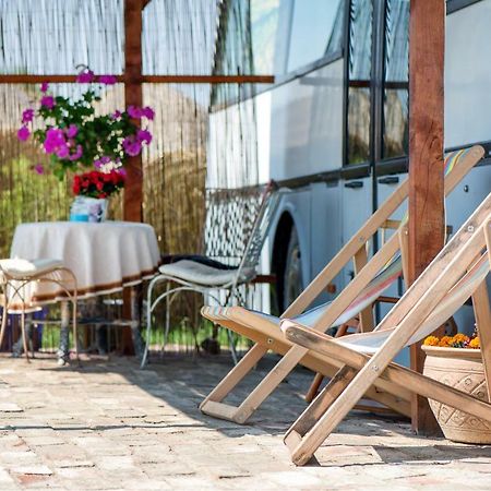 Atomi Countrybus Villa Aucugals Kültér fotó