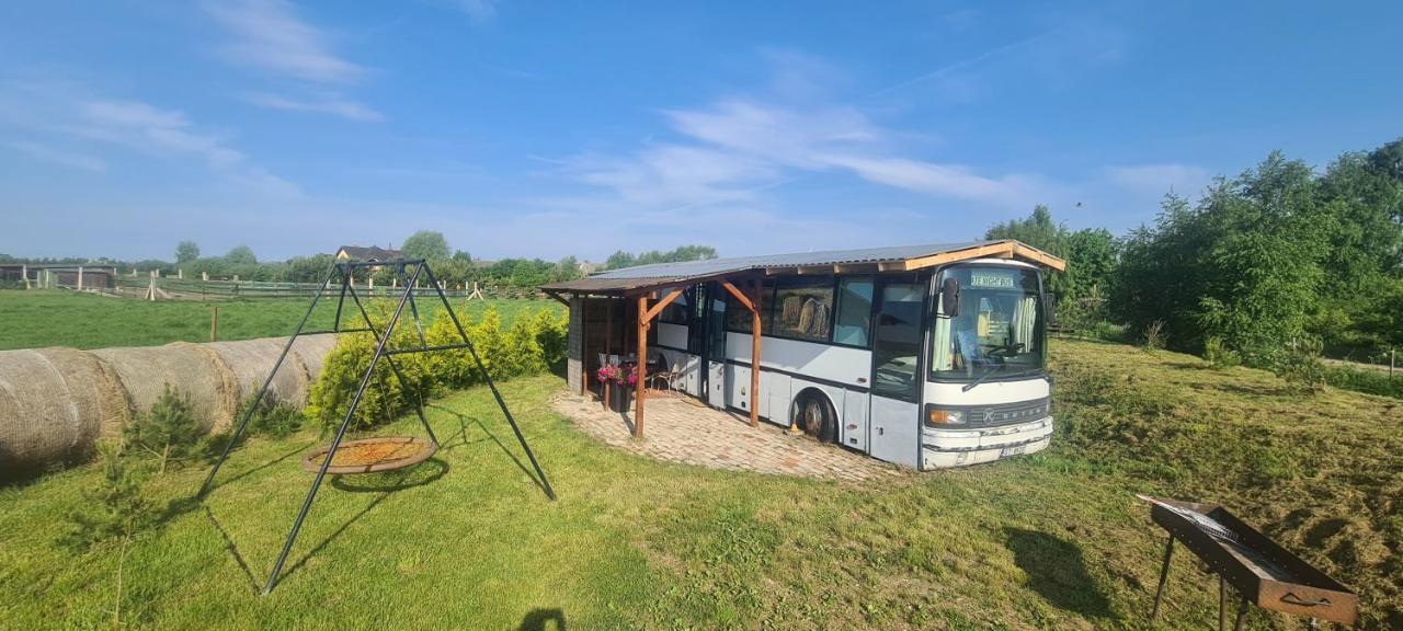 Atomi Countrybus Villa Aucugals Kültér fotó