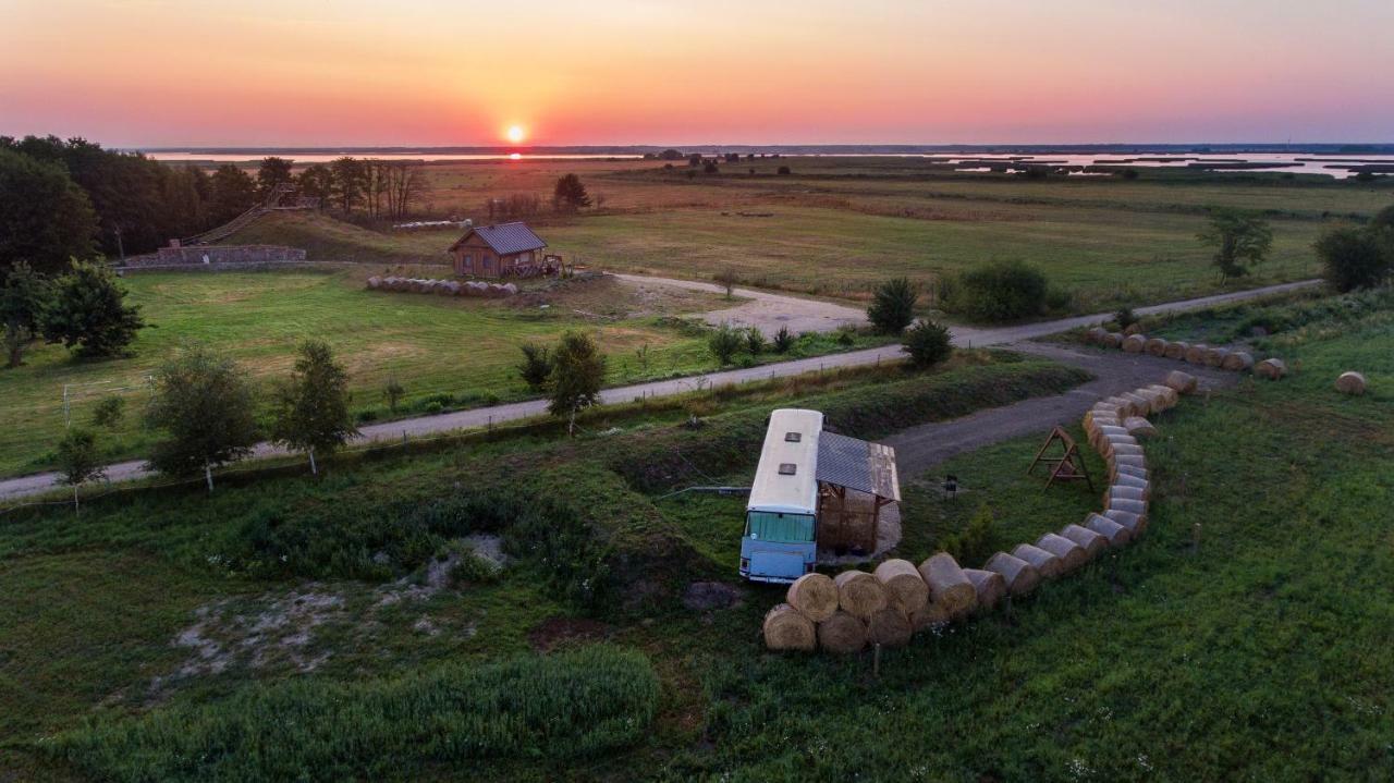 Atomi Countrybus Villa Aucugals Kültér fotó