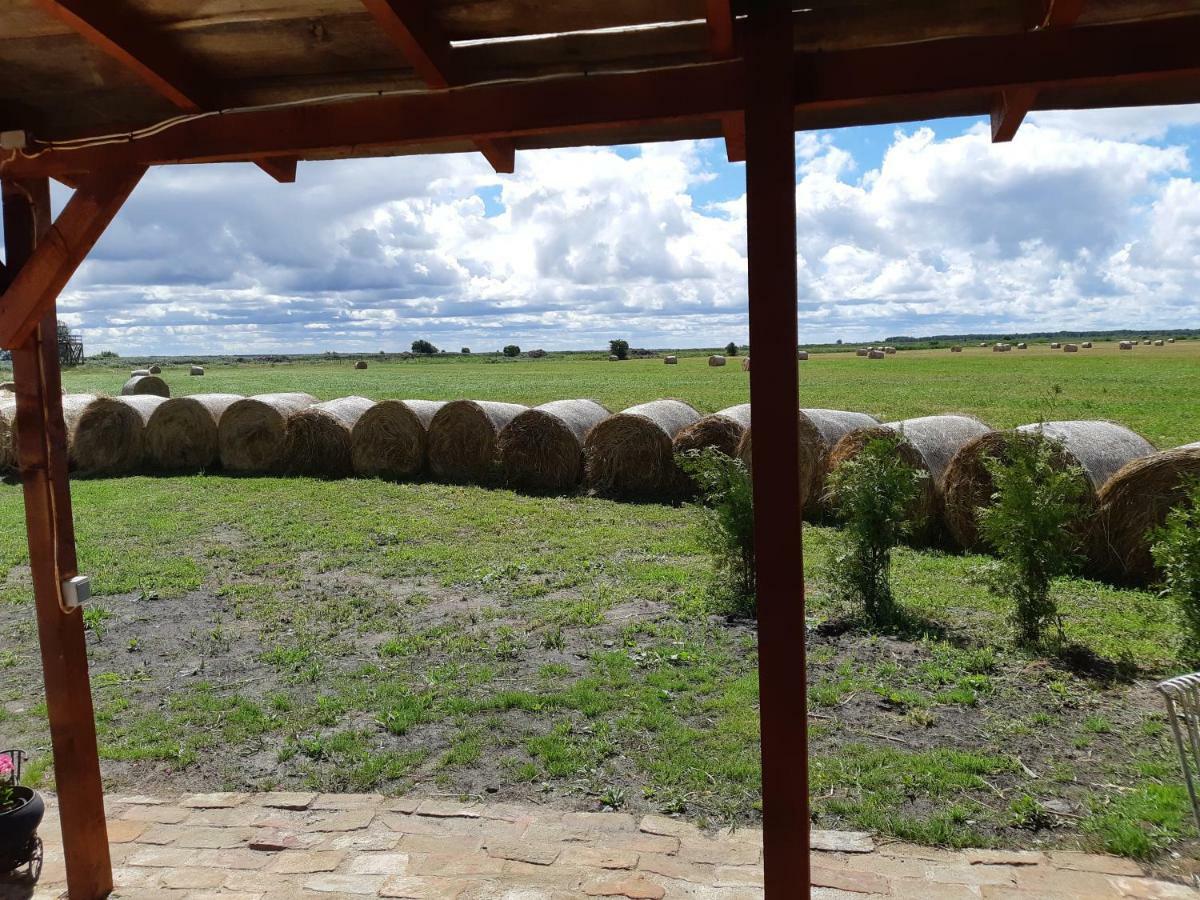 Atomi Countrybus Villa Aucugals Kültér fotó