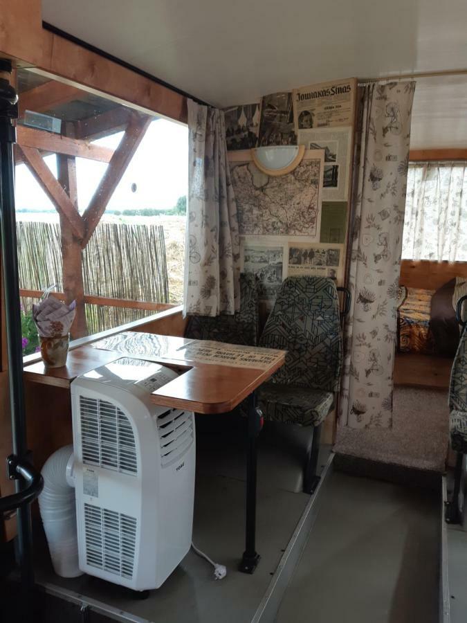 Atomi Countrybus Villa Aucugals Kültér fotó